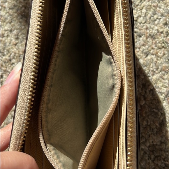 Coach Wallet - Picture 5 of 6